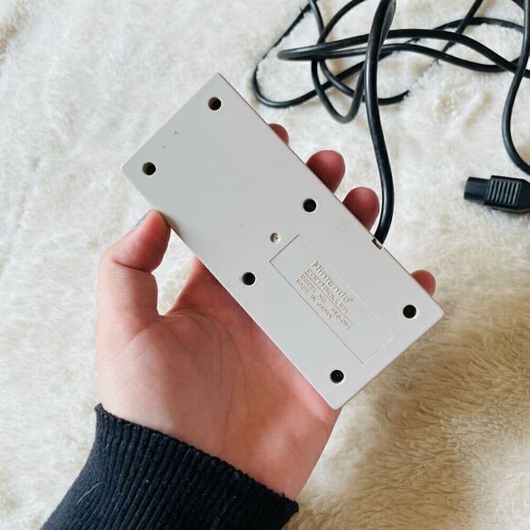 Original Nintendo Brand NES Controller OEM Official - Picture 3 of 3